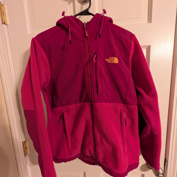The North Face Jackets & Blazers - The North Face Denali Hoodie Jacket Berry Pink Gold Logo Polartec Fleece Medium